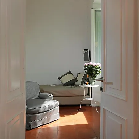 Domus Croce Bed & Breakfast Řím